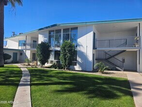 Building Photo - 301 W Medlock Dr