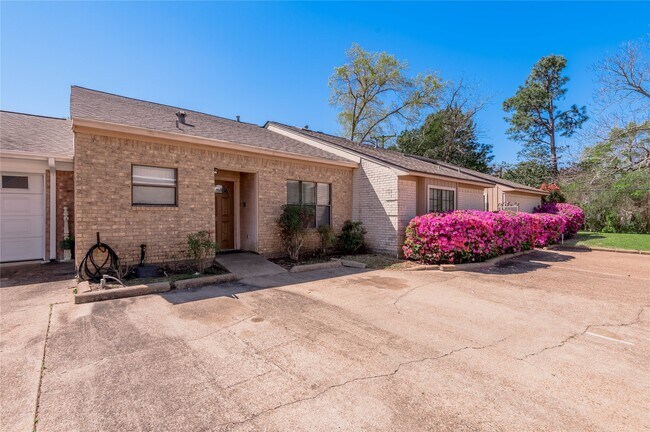 Building Photo - 1401 Ave O