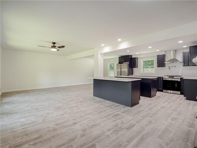 Building Photo - 4505 Myrtle Hill Rd NE