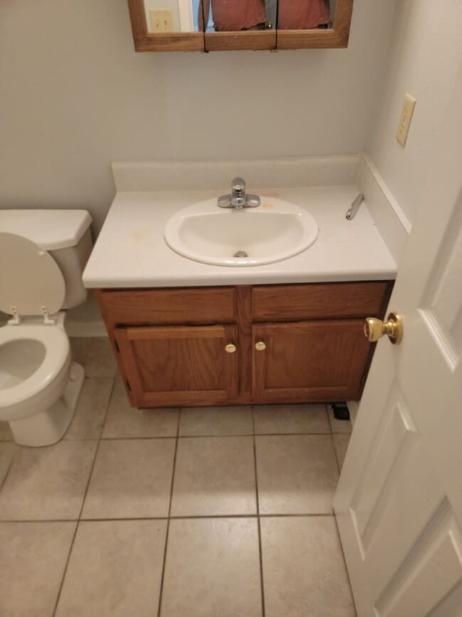 Building Photo - Fantastic location! This end unit offers t...