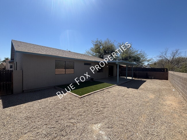 Building Photo - 9825 N Camino Vado
