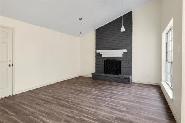 Building Photo - 1207 Whispering Pine Dr