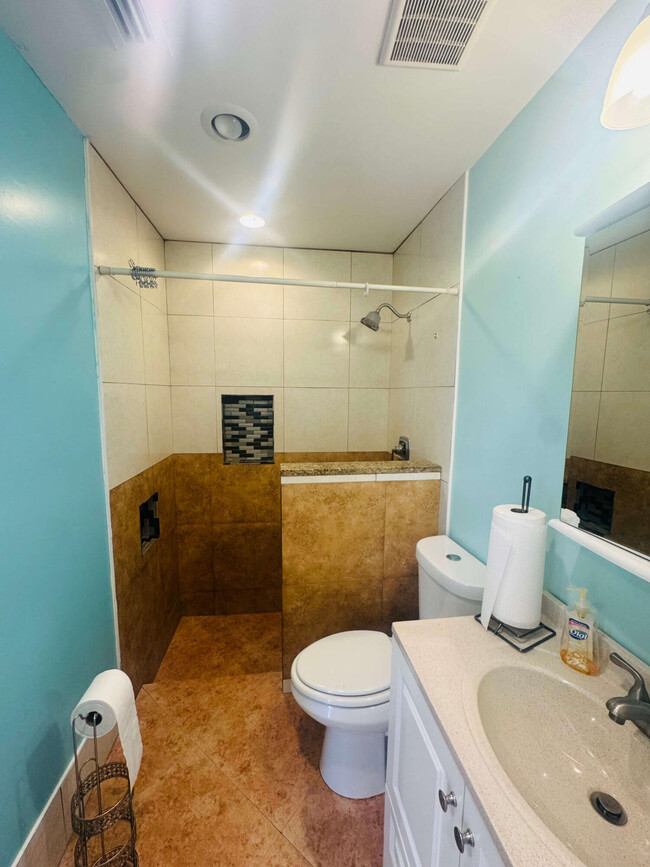 Building Photo - 782 Orchid Dr