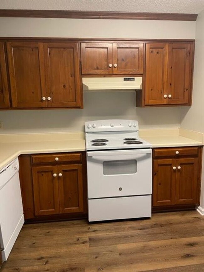 Building Photo - 2 Bedroom Duplex in Quail Rise Subdivision