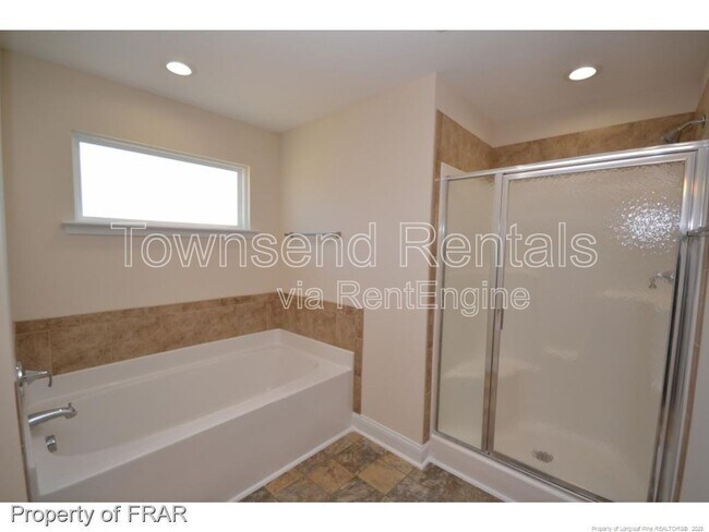 Building Photo - 4411 Low Oak Ct