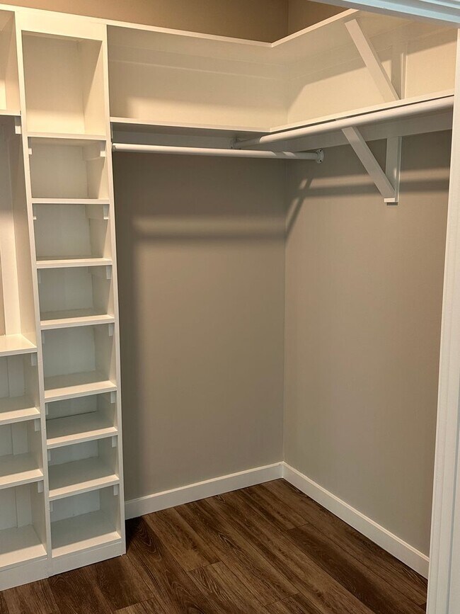 Building Photo - Short term lease. New Construction 4BR/4.5BA Great Location!