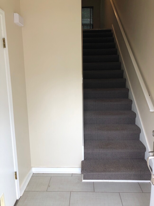 Entrance Staircase - 1722 13th Ct S