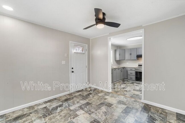 Building Photo - 911 Belinda St