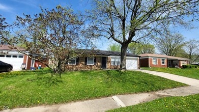 Building Photo - 7810 Cullen Dr