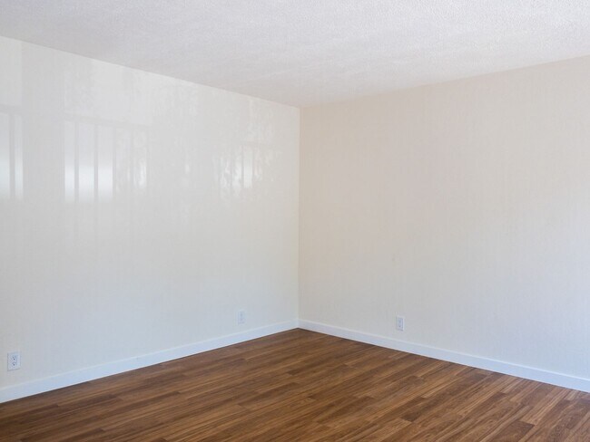 Building Photo - Tranquil 1BR/1BA Updated Unit! Tam Valley!...