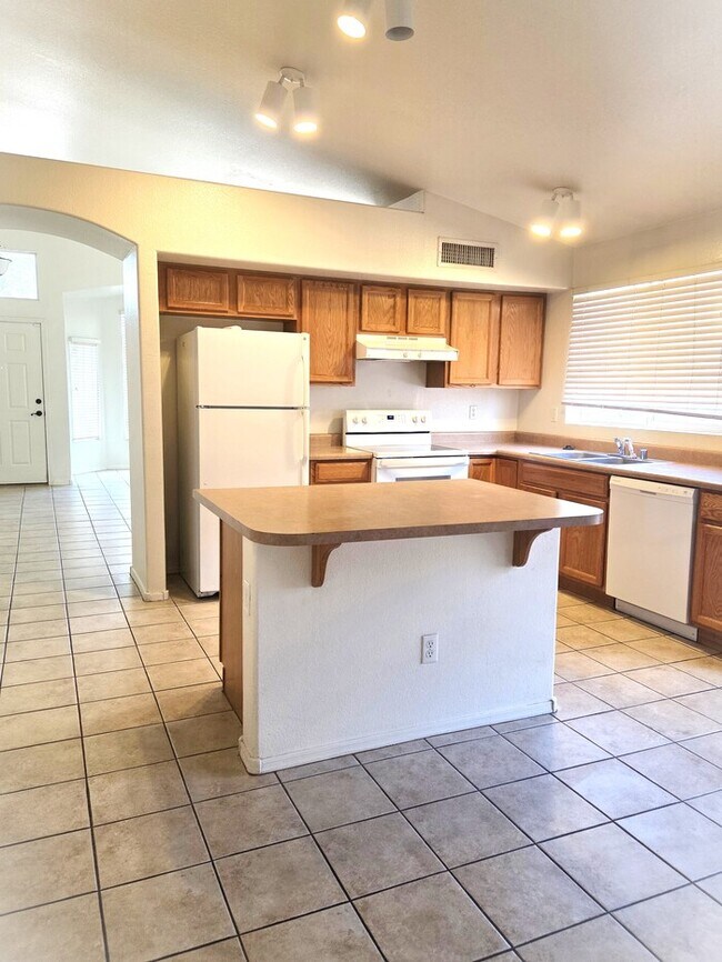 Building Photo - Wonderful 3-bedroom 2 bathroom