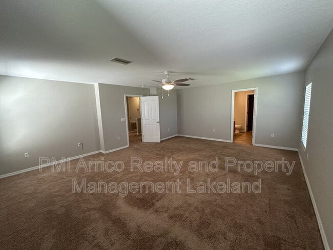 Building Photo - 6955 Lake Eaglebrooke Dr