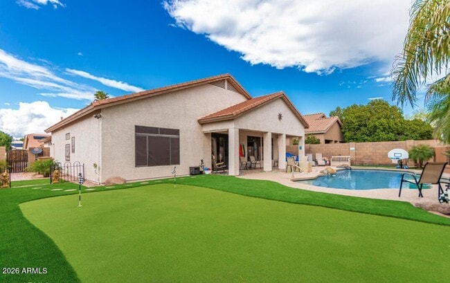 Building Photo - 7319 W Surrey Ave