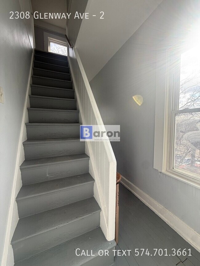 Building Photo - 2308 Glenway Ave