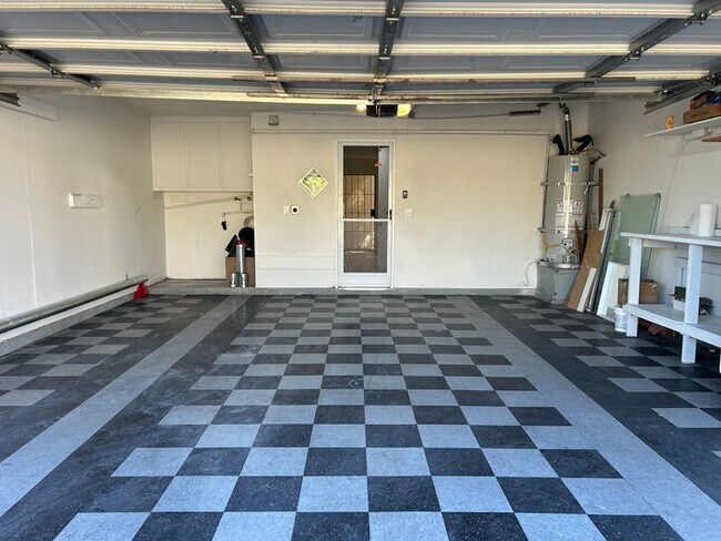 Building Photo - VERY NICE 2BD & 2.5BA CONDO IN PARAMOUNT