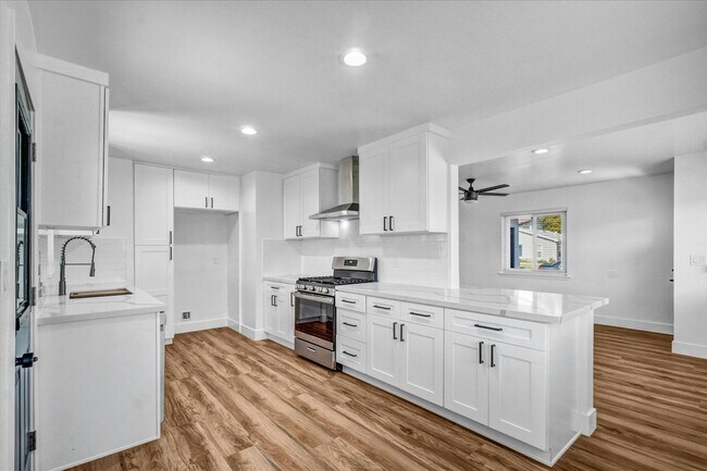 Building Photo - 8072 La Palma Dr