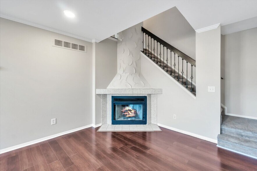 Building Photo - 22224 Edgewater