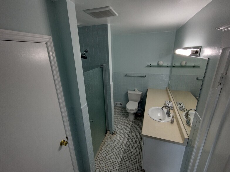 Building Photo - 3607 Waukegan Rd