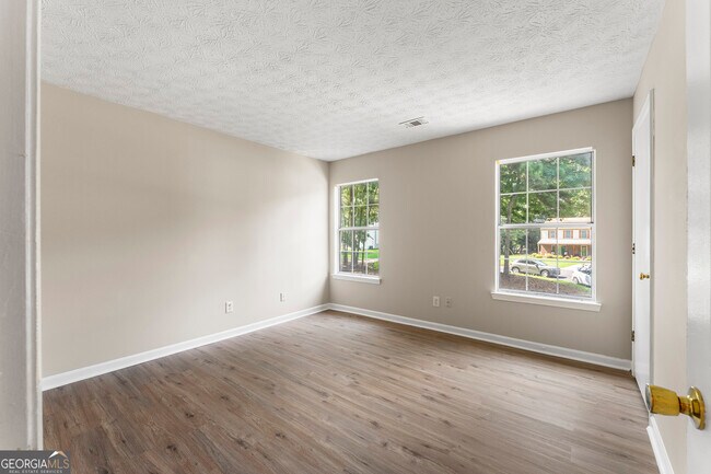 Building Photo - 174 Herscu Ct