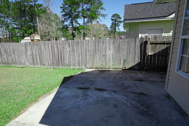 Building Photo - Available Soon!