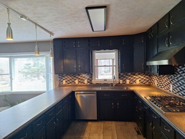 Building Photo - 1084 Nease Dr