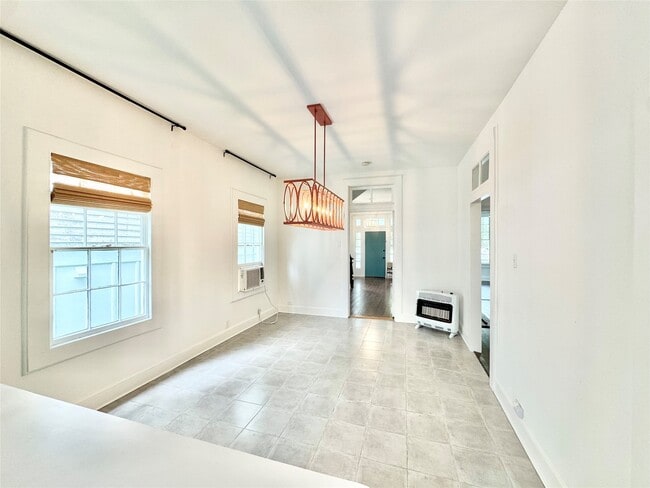Building Photo - 1307 Avenue H