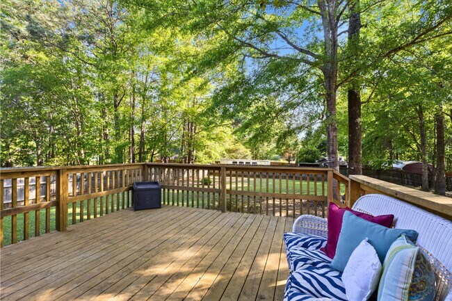 Building Photo - 1711 Piedmont Dr.