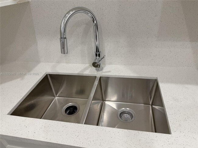 Building Photo - 55 Ocean Ln Dr