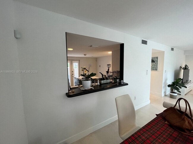 Building Photo - 5570 SW 70th Pl S