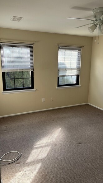 Building Photo - 30-13 Prospect St