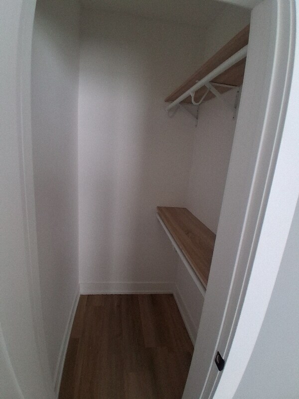 Building Photo - 3422 W Dickens Ave