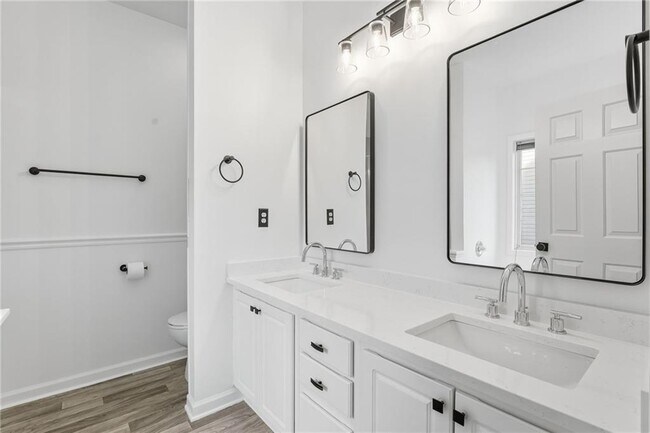 Building Photo - 205 Towne Ridge Dr