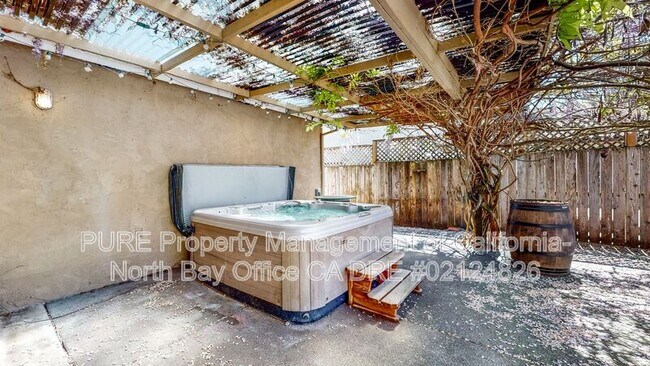 Building Photo - 1321 Berrydale Dr