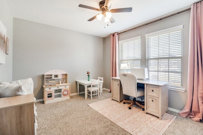 Building Photo - 158 Coyote Trl