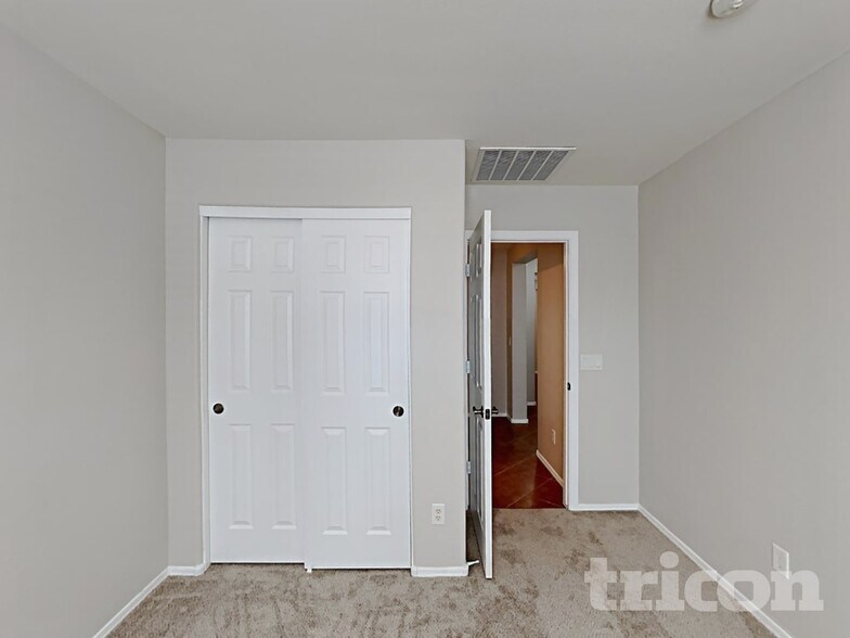 Building Photo - 41180 W Bravo Dr