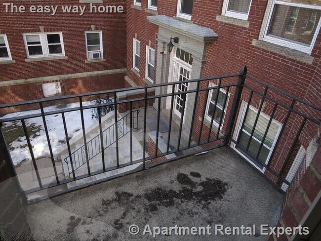 Building Photo - 163 Summer St