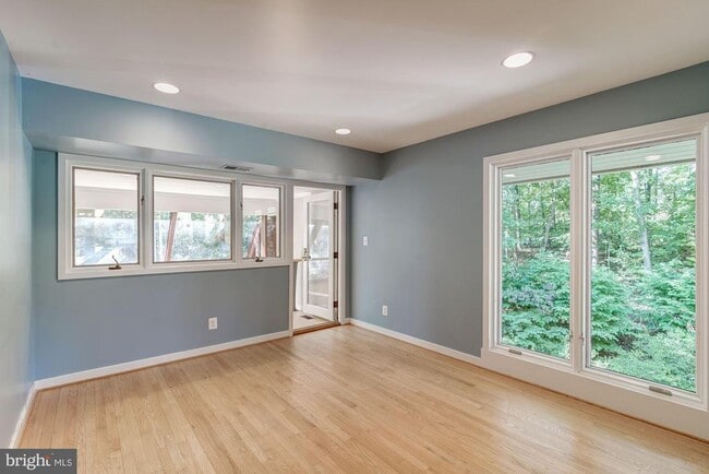 Building Photo - 1325 Darnall Dr