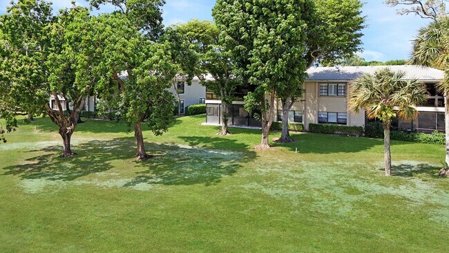 Building Photo - 37 Stratford Ln W