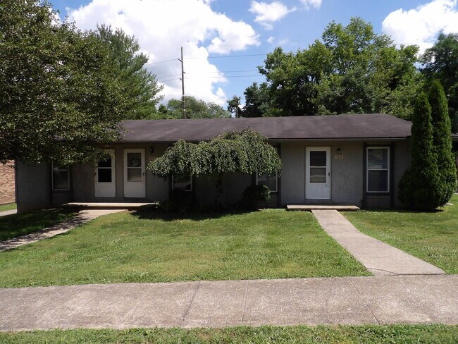 Building Photo - 176 Landings Dr