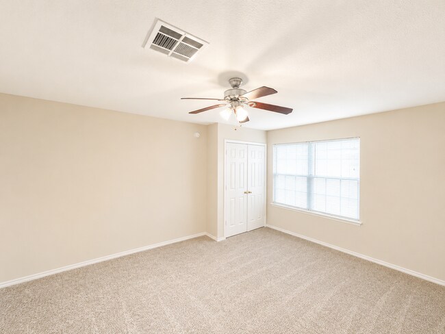 Building Photo - AVAILABLE JULY 1st