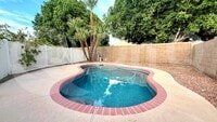Building Photo - 173 N Pineview Dr