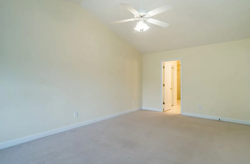 Building Photo - 5404 Goldenglow Way