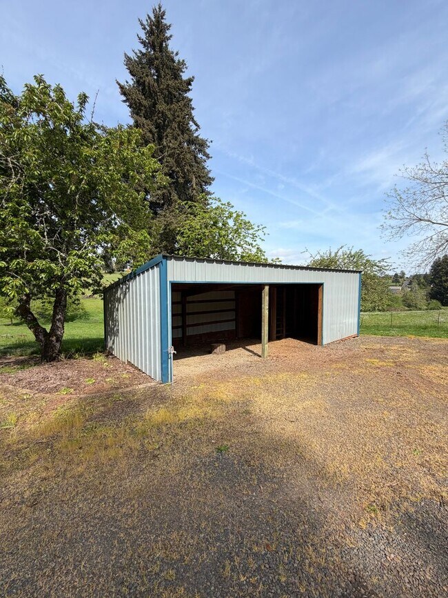 Building Photo - Rare 3-Acre 3BR Home in South Salem – Shops, Workspace & Greenhouses