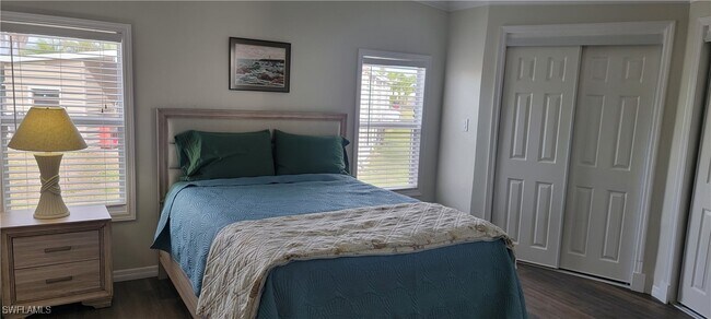 Building Photo - 4700 Tahiti Dr