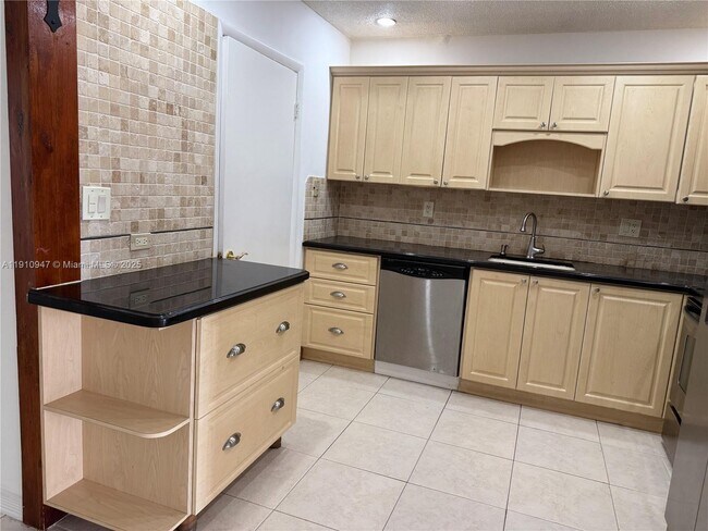 Building Photo - 12810 SW 43rd Dr