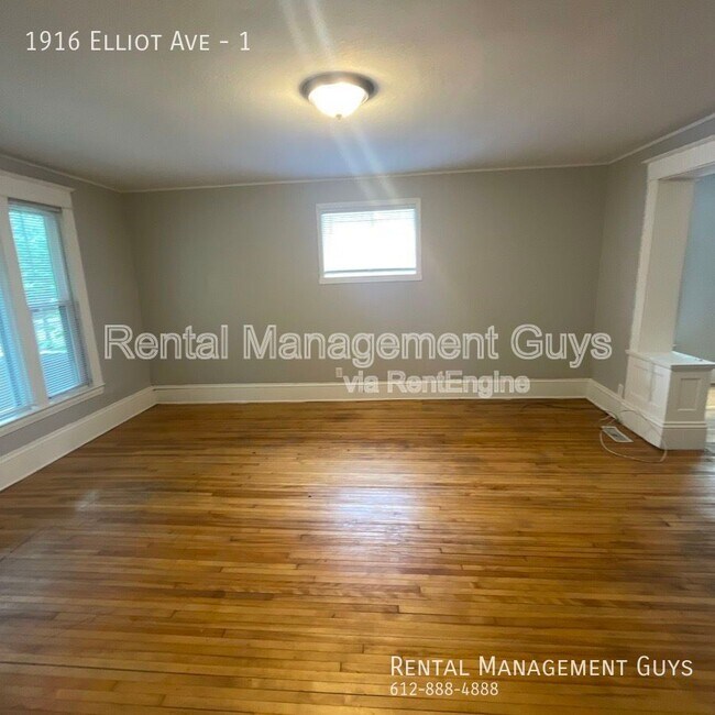 Primary Photo - 1916 Elliot Ave
