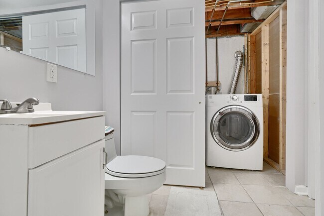 Building Photo - Spacious Townhome 3Bed/2Bath in Dundalk