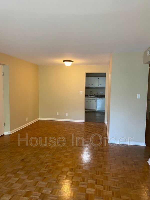 Building Photo - 30 Edgemont Rd