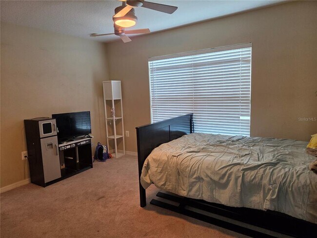 Building Photo - 2215 Kingscrest Cir
