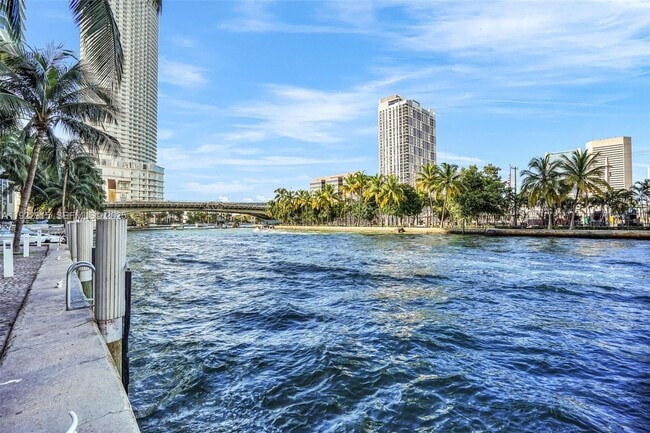 Building Photo - 690 SW 1st Ct